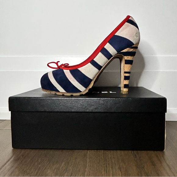 CHANEL - Chanel Multicolor Suede CC
Striped Cork Heel Pumps - Size 38 - Picture 3 of 8
